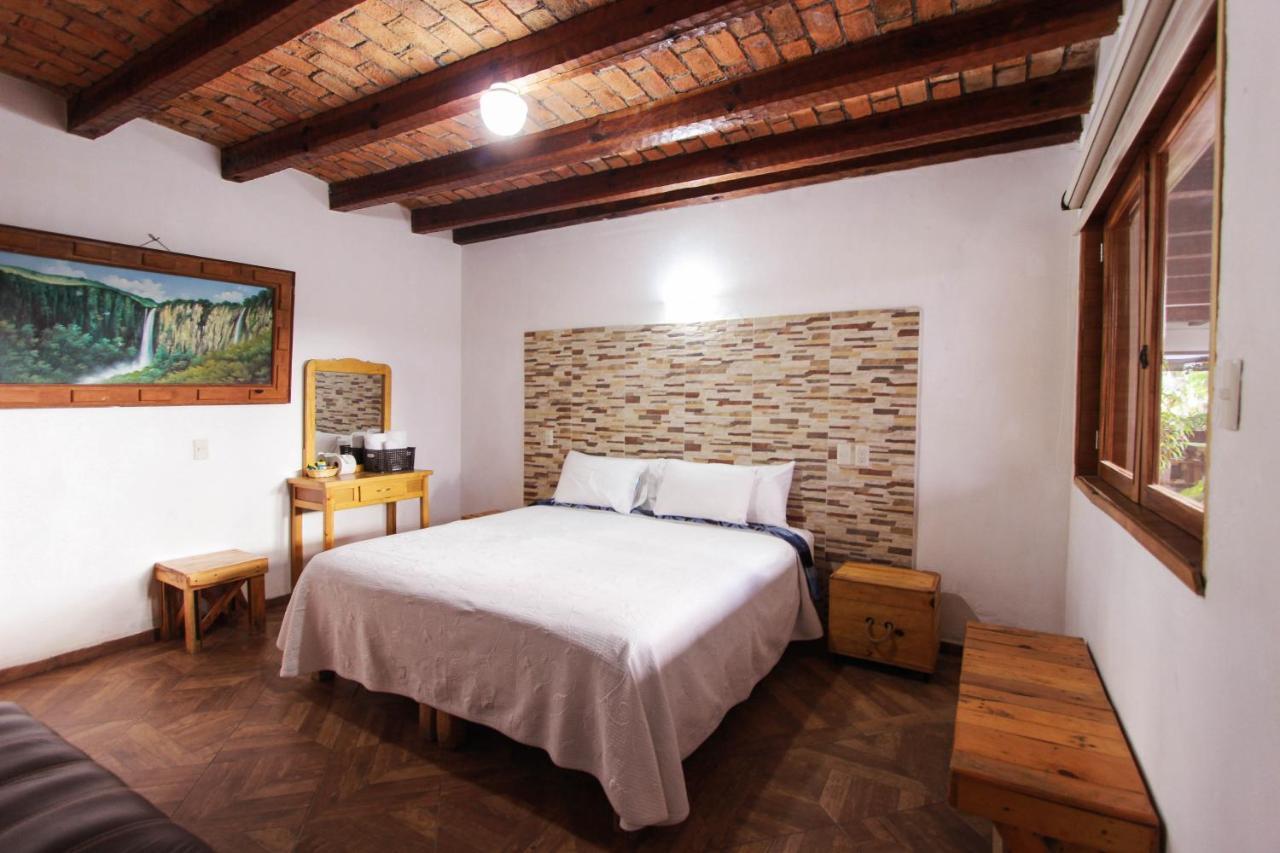 Real Carretero Hotel